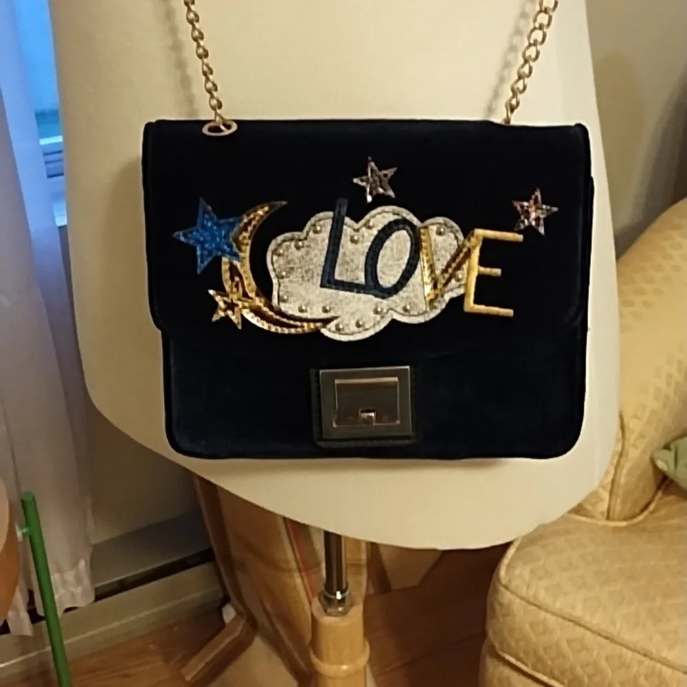Olivia Miller Purse "Love" - Picture 2 of 8